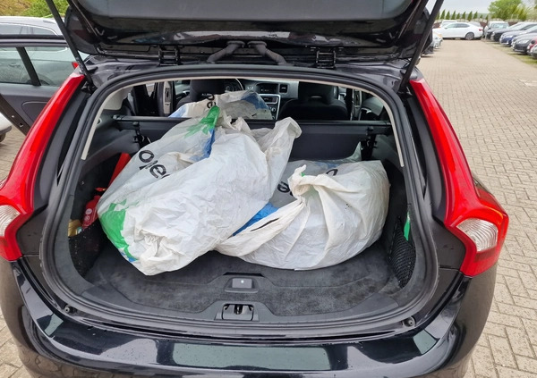 Volvo V60 cena 44900 przebieg: 207000, rok produkcji 2015 z Zduny małe 781